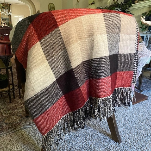 Pottery Barn 2017 Whittaker Throw Blanket - Picture 5 of 10